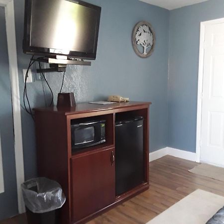 Eddy'S Motel Бьютт Экстерьер фото