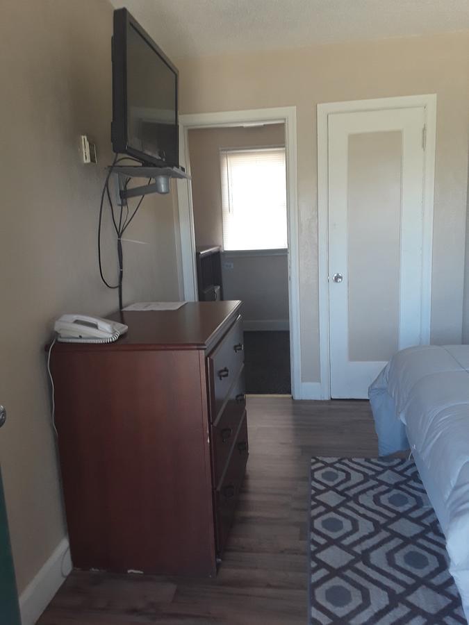 Eddy'S Motel Бьютт Экстерьер фото