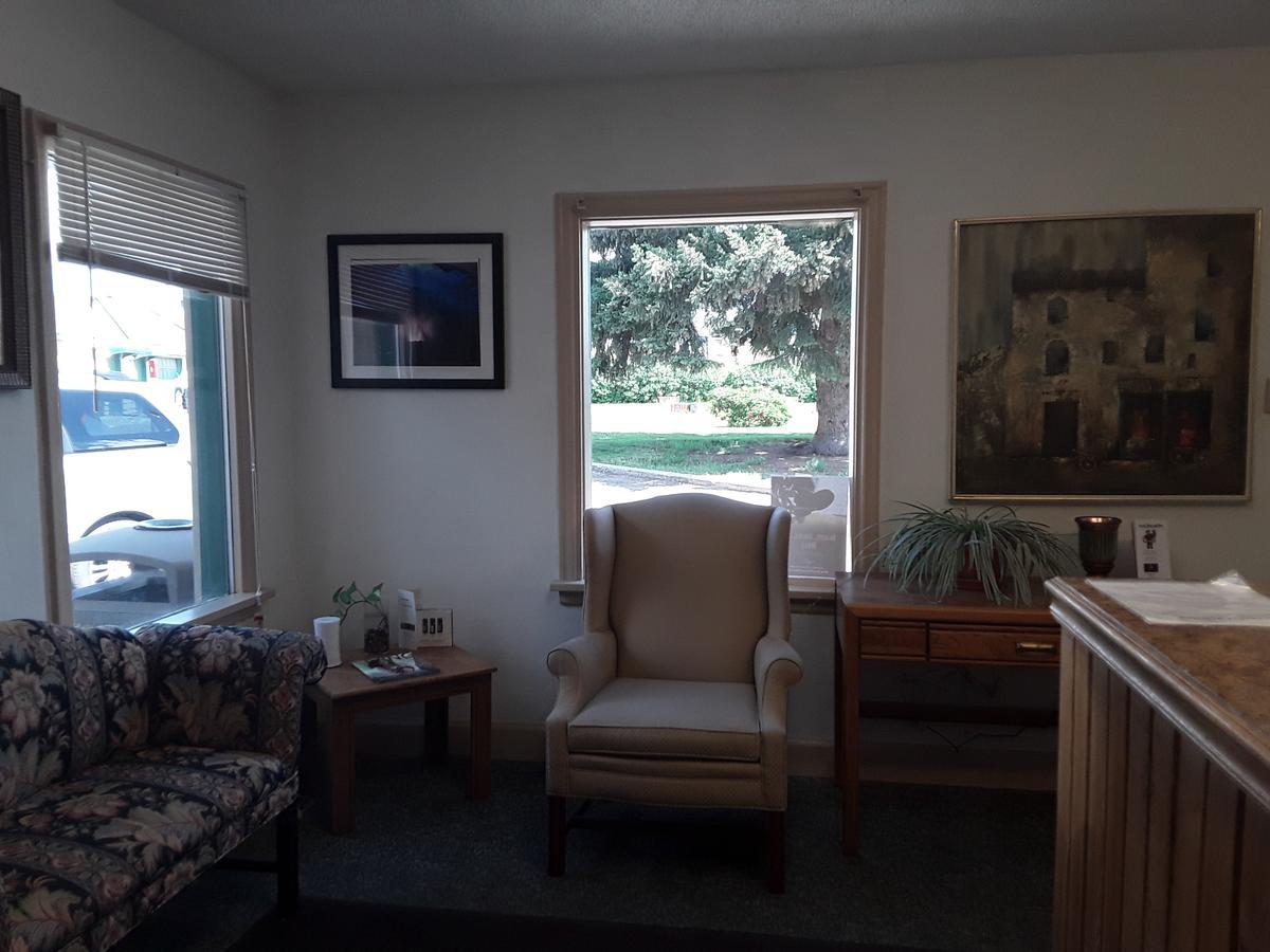 Eddy'S Motel Бьютт Экстерьер фото