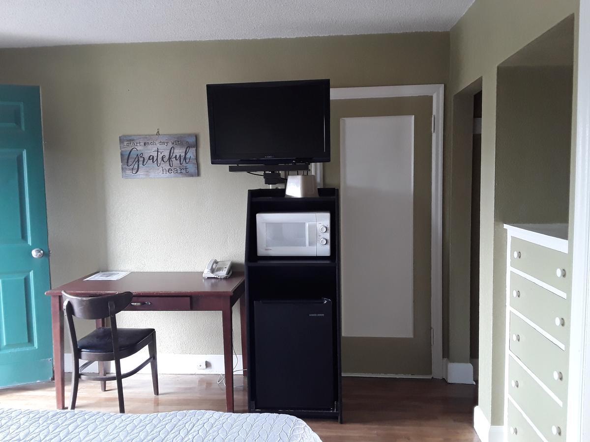Eddy'S Motel Бьютт Экстерьер фото