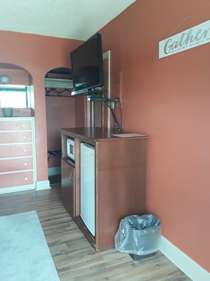 Eddy'S Motel Бьютт Экстерьер фото