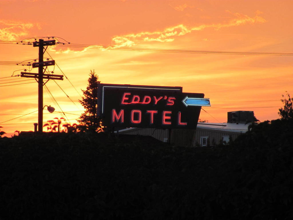 Eddy'S Motel Бьютт Экстерьер фото
