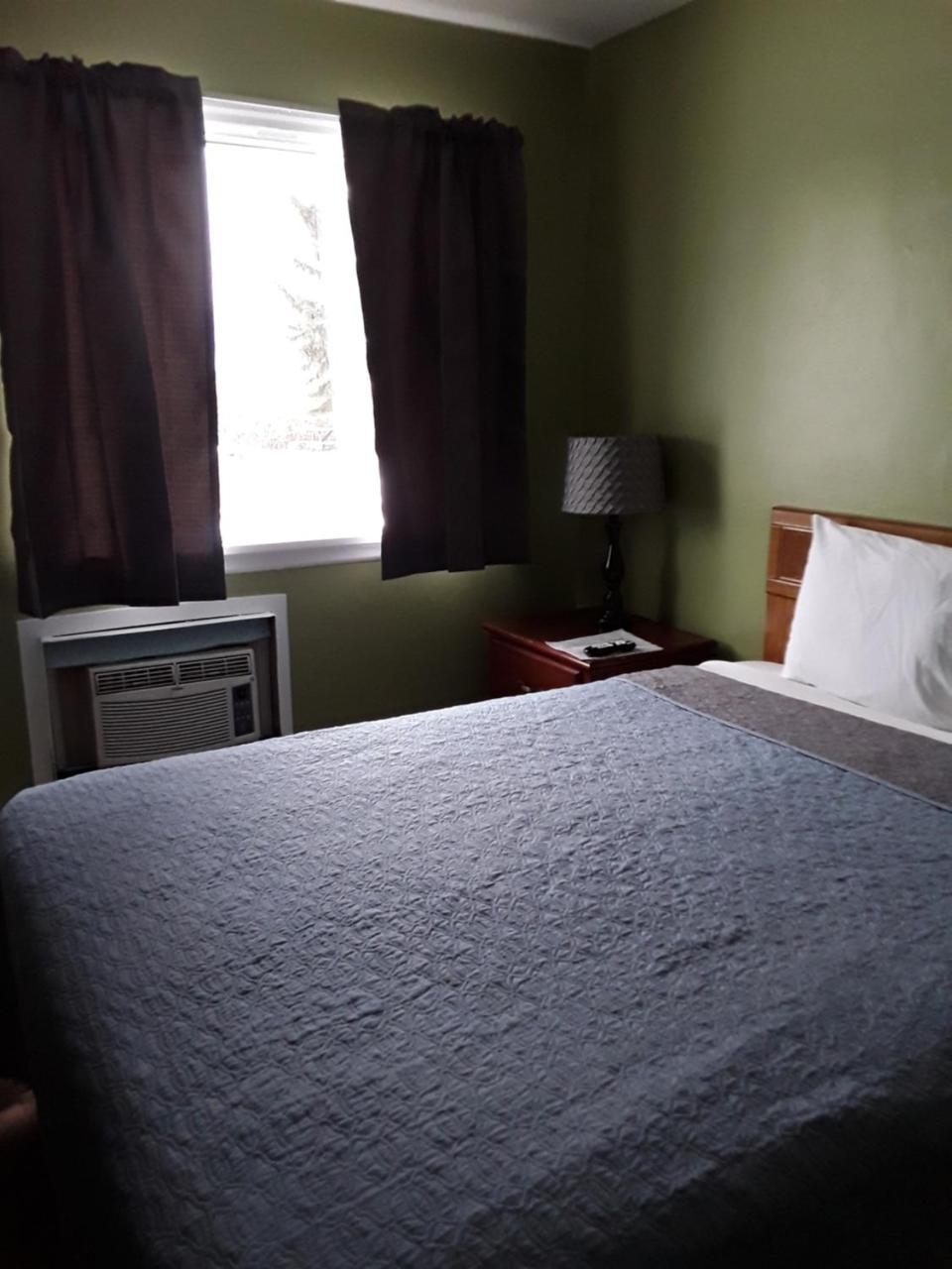 Eddy'S Motel Бьютт Экстерьер фото